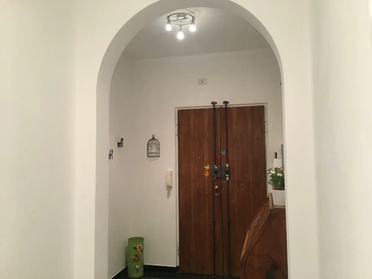 Apartment Ad Una Metro Dal Centro Genoa